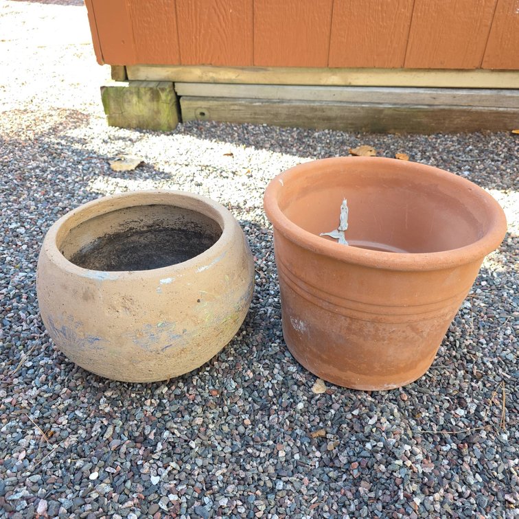 Terracotta and Clay Flower Pots, Round and Tapered Styles