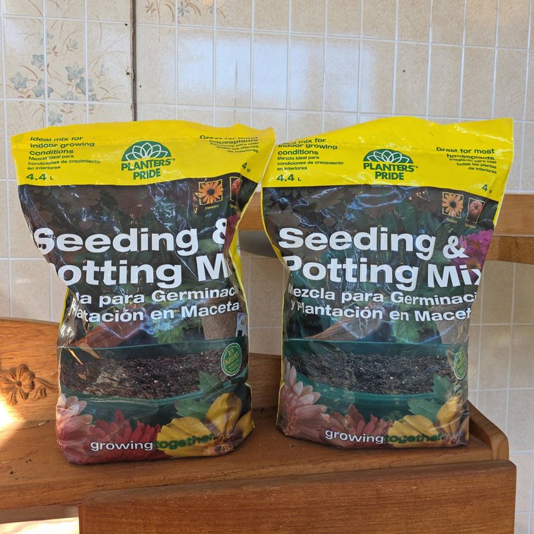 2 Planters Pride Seeding & Potting Mix 4.4L (4qt) Bags, Ideal for Indoor Growing, Flowers, Vegetables
