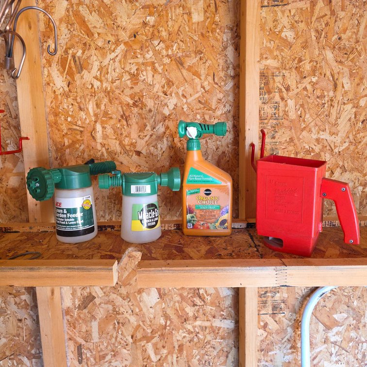 4 Garden Lawn Spreaders and Feeders: Ortho Whirlybird, Miracle-Gro, Ace, Spray Bottle