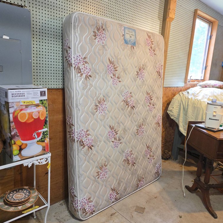 J.R.'s Posture Supreme Full Size Mattress With Floral Pattern