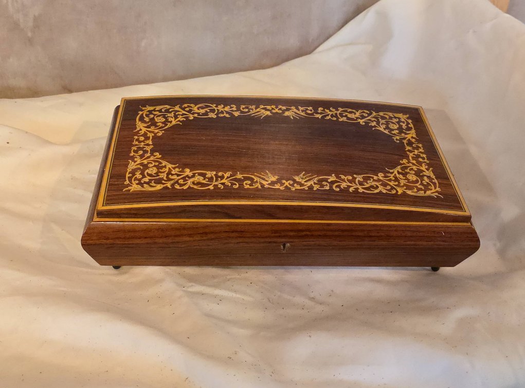 Reuge Swiss Musical Movement Jewelry Box Made in Italy With Marquetry and Velvet Lining