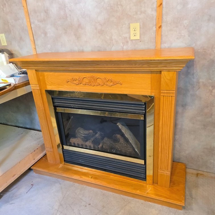 GoldStar Oak Finish Electric Fireplace With Remote Control, Decorative Carving, Tested And Working