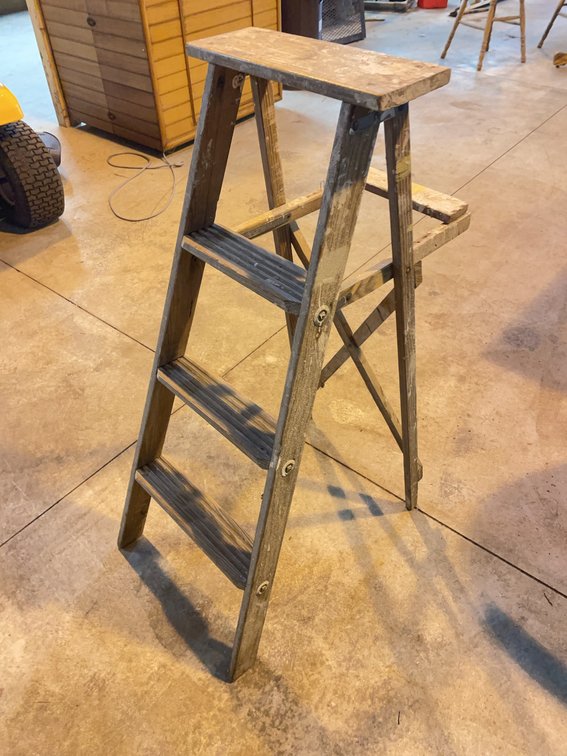 4 Foot Wooden Step Ladder with Three Steps and Flat Top Platform Construction