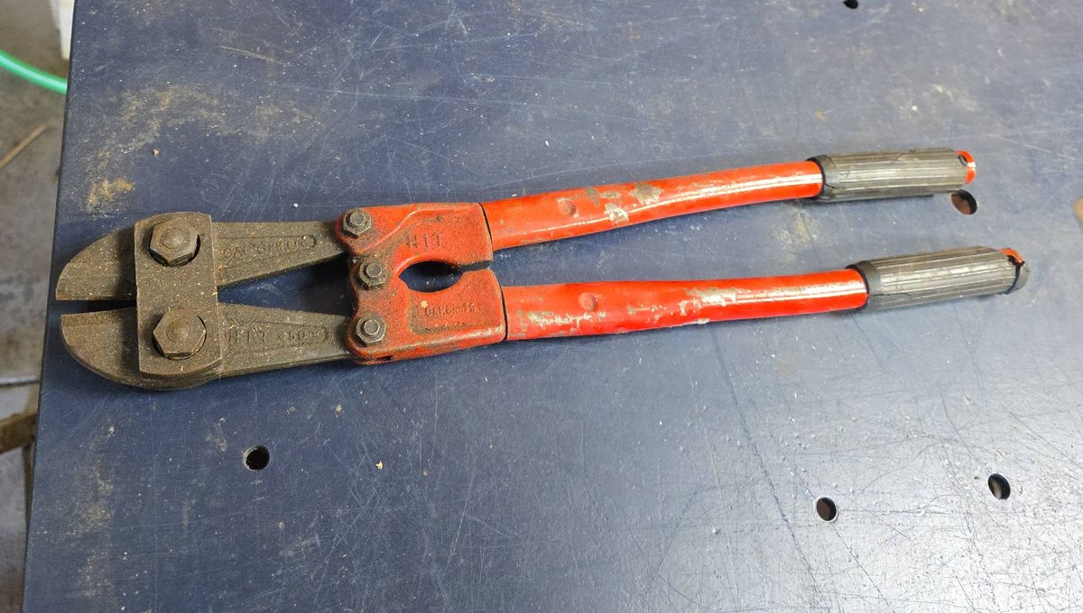 HIT Japan 18" Red Handle Bolt Cutters, CAP 8mm, Model 450