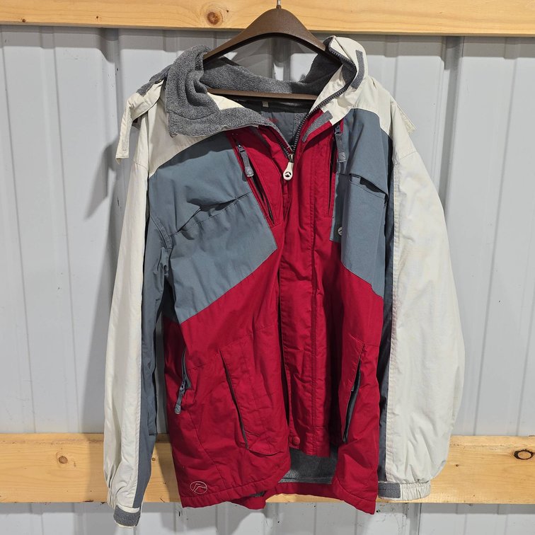 American Eagle Outfitters Extra Large Winter Coat with Mini Pockets and Insulated Pouches