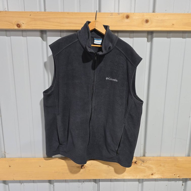 Columbia Sportswear XL Fleece Vest With Zipper Front and Zipper Pockets, Black
