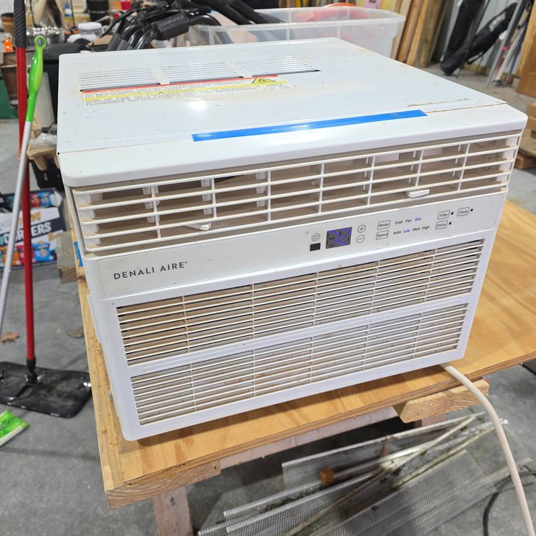 Denali Aire Model 2DANC10K Window-Mount Air Conditioner, Tested Working, Missing Bracket Extenders
