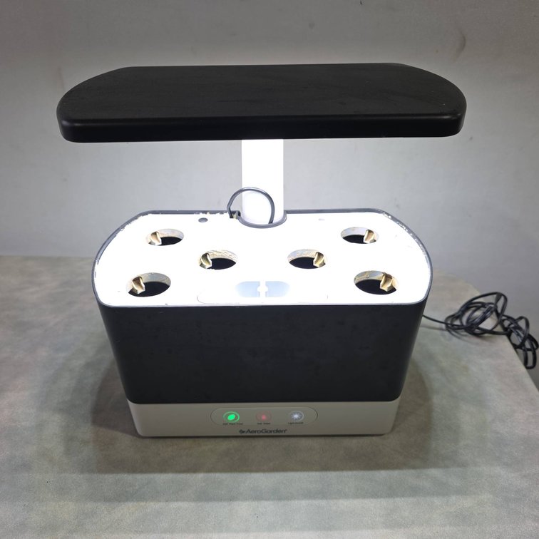AeroGarden Six Site Hydroponic Garden System With Adjustable LED Light, Tested and Working