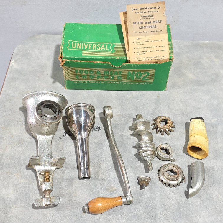 Universal Food and Meat Chopper No. 2 with Original Packaging and Accessories, Built for Longest Satisfaction
