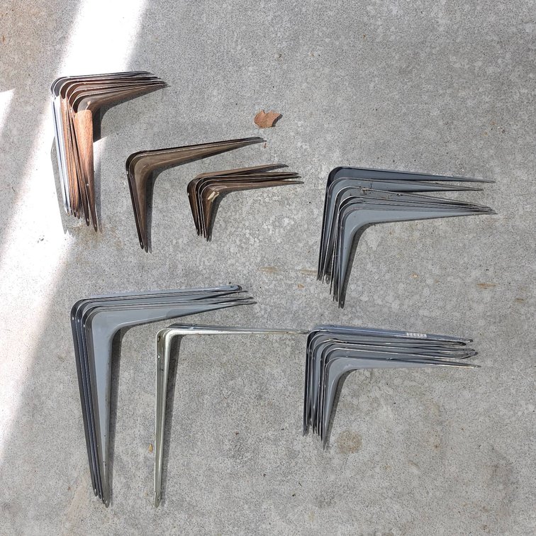 Metal Shelf Mounts with Faux Wood Grain and Plain Finishes, Multiple Sizes and Finishes