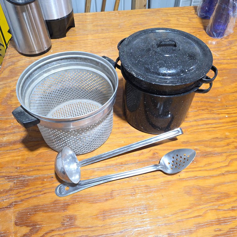 Enamel Stock Pot With Lid, Metal Pasta Insert, 15-In Stainless Ladle, Slotted Spoon, Tallest 11 In