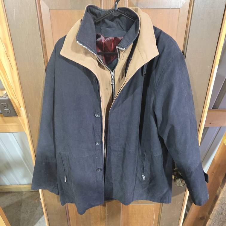 Men's Navy Blue Coat With Removable Tan Liner, No Tags Or Size Noted, Multiple Interior Pockets