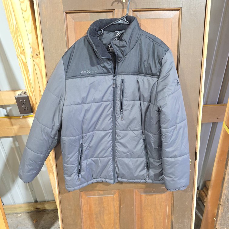 ZeroXposur Men's XXL Puffer Jacket, Black and Gray, Full Zip with Multiple Pockets