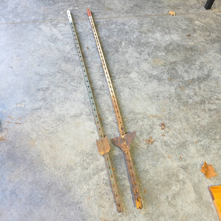 Heavy Duty 6 Ft Metal T-Posts for Fencing or Support