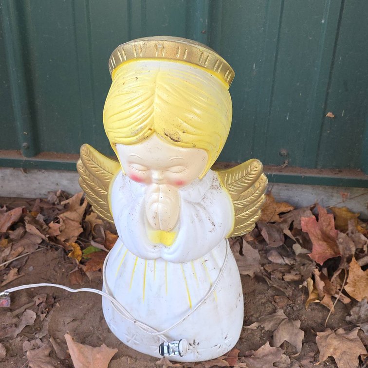 Empire Plastics Praying Angel Outdoor Blow Mold Figure with Gold Wings and Halo, Electric, 17" Tall