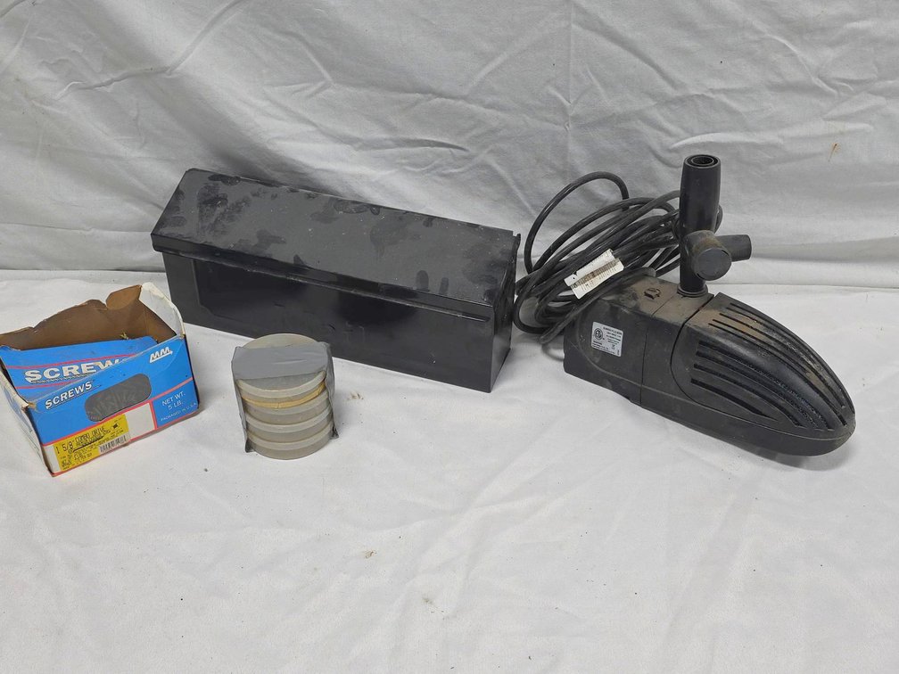 Algreen Superflo 6000 Submersible Pump, Combo Drive Screws, Round Filter Discs