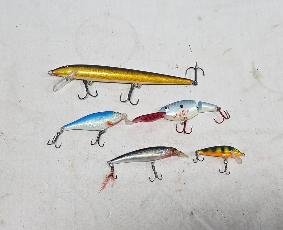 Rapala and Assorted Fishing Lures Lot, 5 Pieces, Mixed Styles and Colors