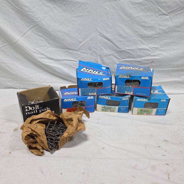 Partial Boxes of Galvanized Roofing Nails and Box Nails | Inc,Do it and MM Brands