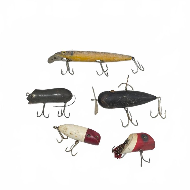 5 Fishing Lures Including Shakespeare Genuine Swimming Mouse, Longest 6 Inch