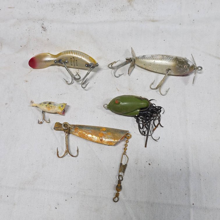 5 Vintage Fishing Lures Including Heddon Tadpolly Spook, Creek Chub Injured Minnow, etc