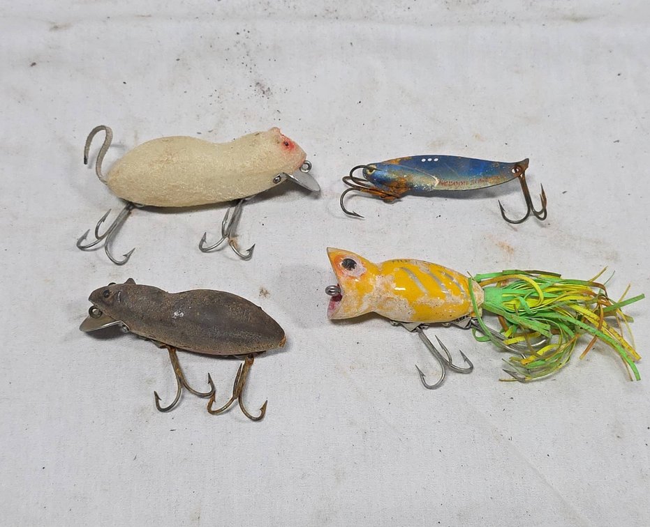 4 Fishing Lures Including Creek Chub Fintail Shiner, Hula Popper, Mouse and Frog