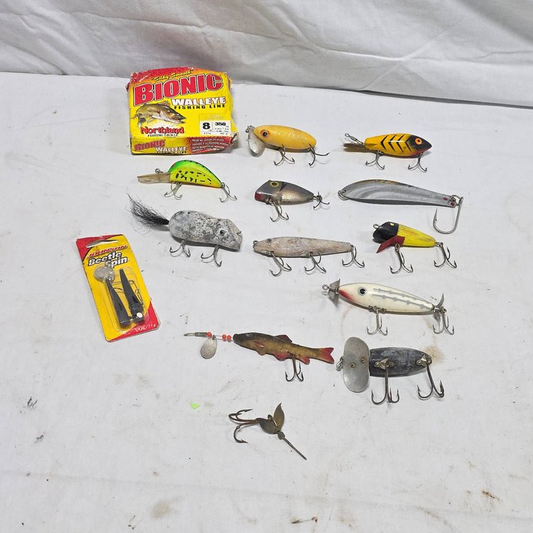 11 Fishing Lures With Johnson Beetle Spin, Heddon Hedd-Hunter, Jitterbug, Creek Chub Mouse