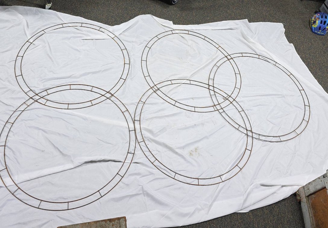 5 Metal Wreath Rings, 35.5 Inch Diameter, Circular Wire Frame Craft Bases