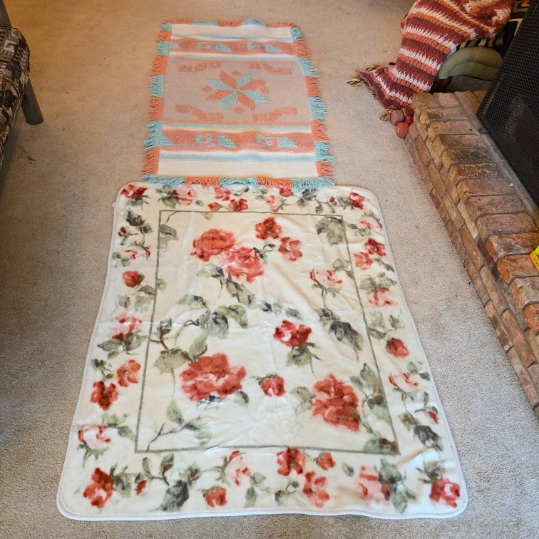 Dralon Floral Plush 85% Acrylic Throw and Southwest Design Woven Fringe Rug, 46"x56" Largest