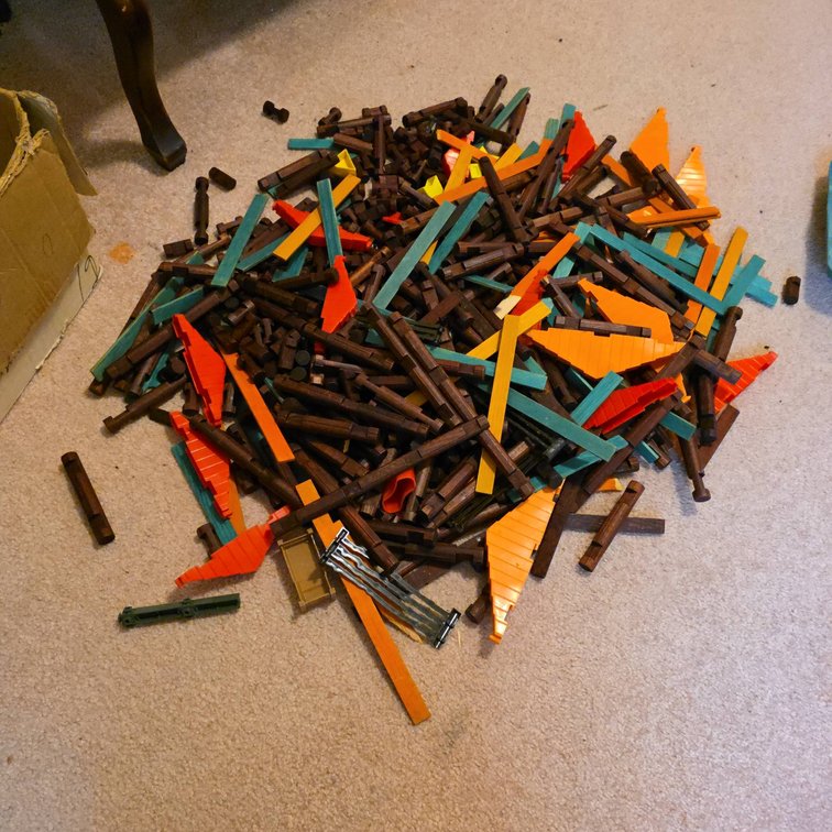 Large Assortment of Lincoln Logs Classic Wood Building Set Pieces