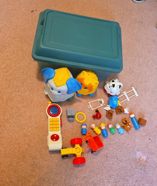 Fisher-Price 1995 Little People Animal Train Set With Figures