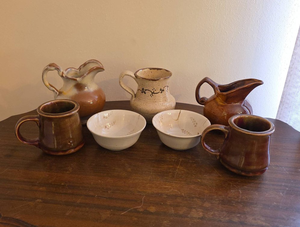 Ceramic Set Including (3) Pitchers, (2) Mugs, and (2) Bowls, Tallest 5 in, Frankoma & Nil Oak