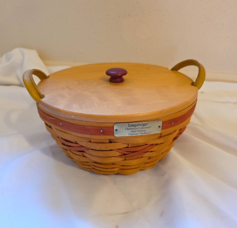 Longaberger Christmas Collection 1999 Edition Popcorn Basket , Handwoven USA