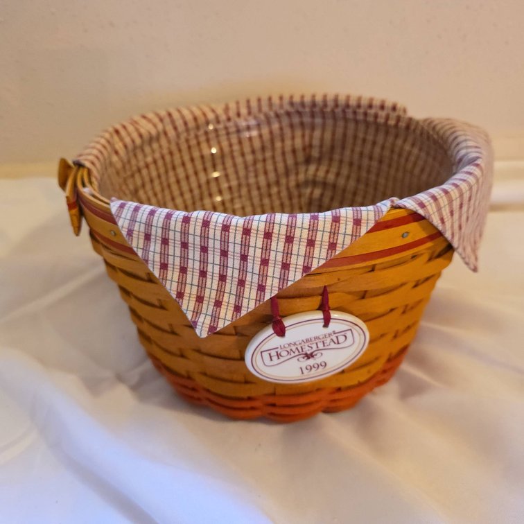Longaberger Handwoven Homestead Basket with Liner and 1999 Tag, Dresden Ohio