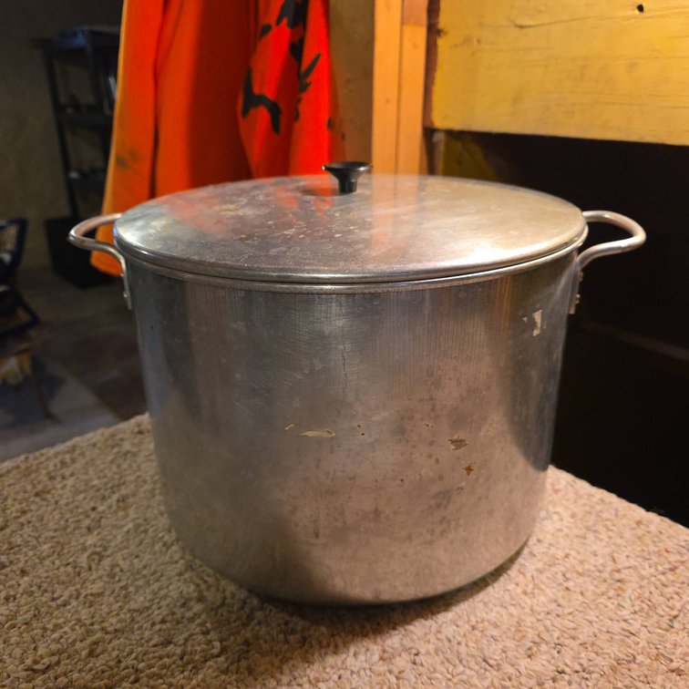 Large Aluminum Stock Pot With Lid and Inner Rack, Dual Handles