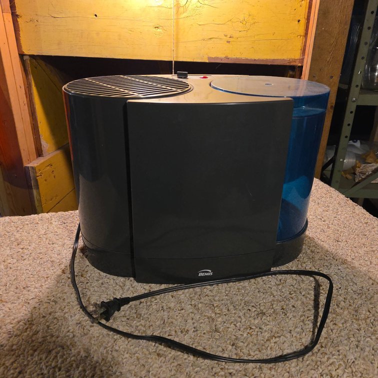 Bemis 737-600 Humidifier Black Blue Water Reservoir 3-Speed Controls