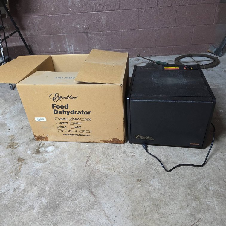 Excalibur Parallax 3900 9-Tray Food Dehydrator with Original Box