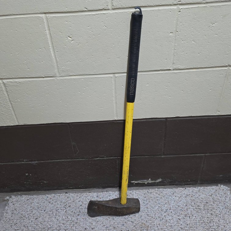 Dasco Sledgehammer with Yellow Fiberglass Handle and Safety Grip