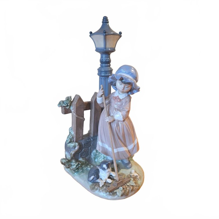 Lladro Porcelain Figurine Girl with Dog and Lamp Post, Hand Made in Spain, 1985, 6"x13" Marked Base
