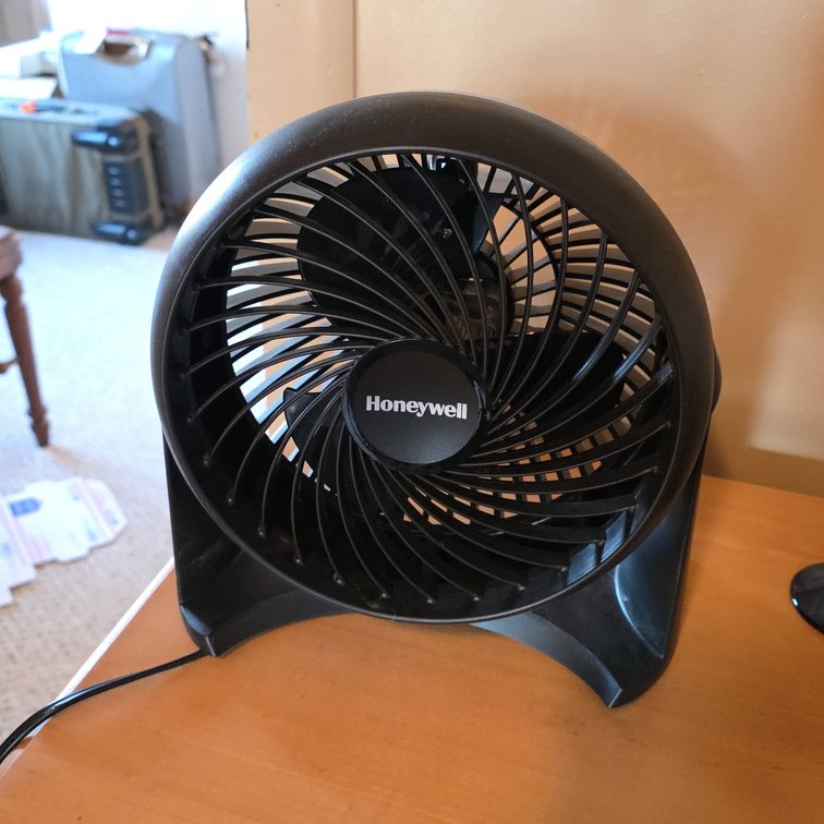 Honeywell 8-Inch Personal Desk Fan, Black Plastic, Three-Speed Settings