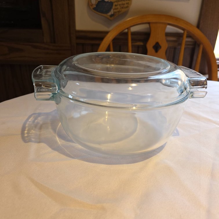 Pyrex by Corning Clear Glass 8" Round Casserole Dish with Handles and Lid