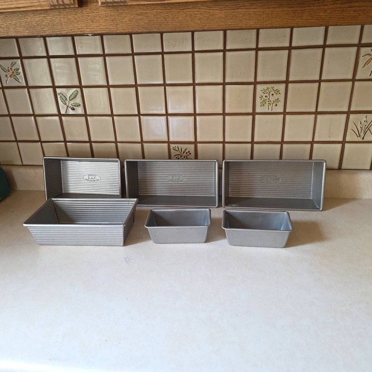 (6) K.A.A. Made in the USA Aluminum Ribbed Loaf Pans for Baking Bread and Meatloaf