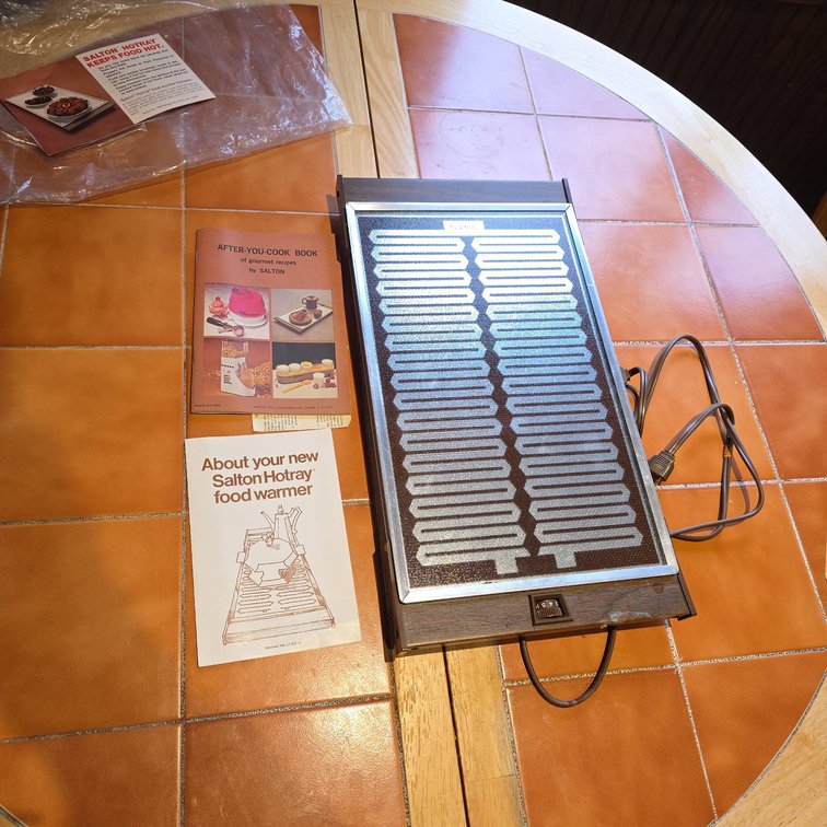 Salton Hotray Automatic Food Warmer Model F-220 With Original Manuals and Recipe Booklets