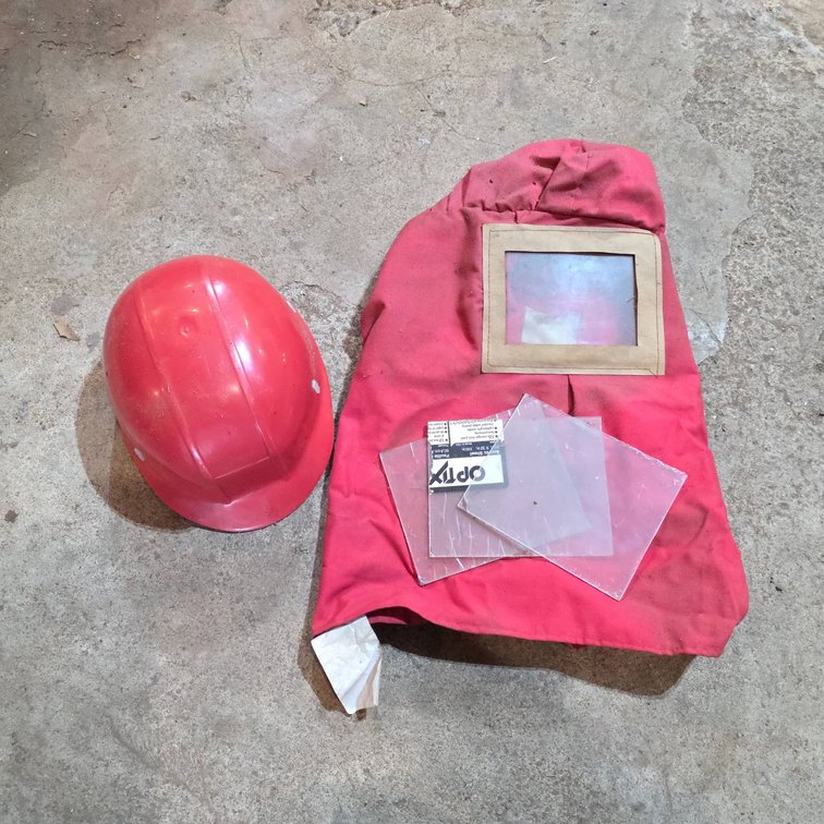 Sand Blasting Hood with Viewing Window, Red Bump Cap, and Replacement Lenses Included