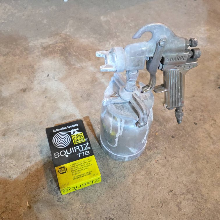 Sharpe Model 75 Paint Spray Gun with Reservoir and SQUIRIZ 77B Automotive Specialty Additive