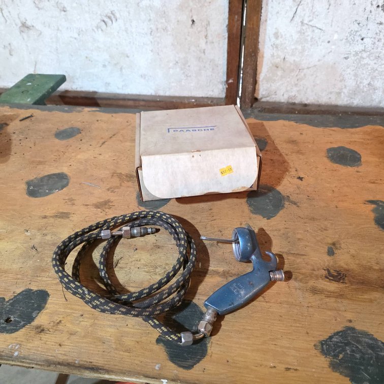 Paasche 62-2Z Patented Air Brush with Hose and Box, Model 18511, Metal Construction