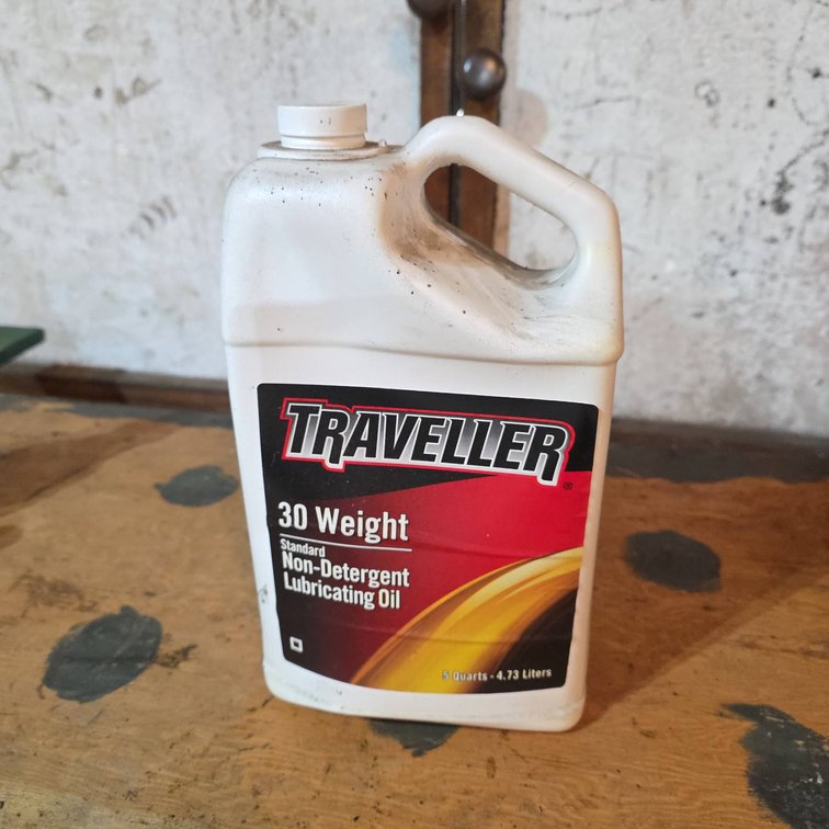 Traveller 30 Weight Standard Non-Detergent Lubricating Oil, 5 Quarts, New Unopened Container
