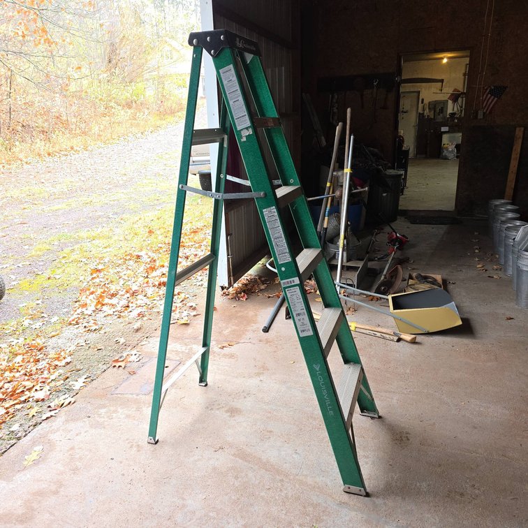 Louisville FS4006 6' Fiberglass Step Ladder with 225 lb Capacity ANSI Type II OSHA Compliant