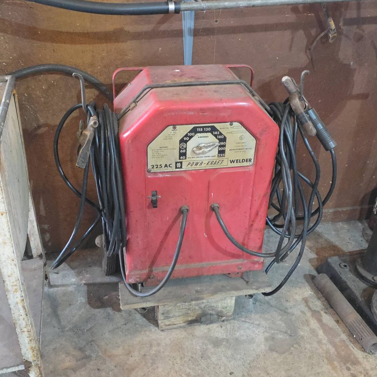 Montgomery Ward Powr-Kraft AC 225 Amp Arc Welder Model TLE 5037 with Leads