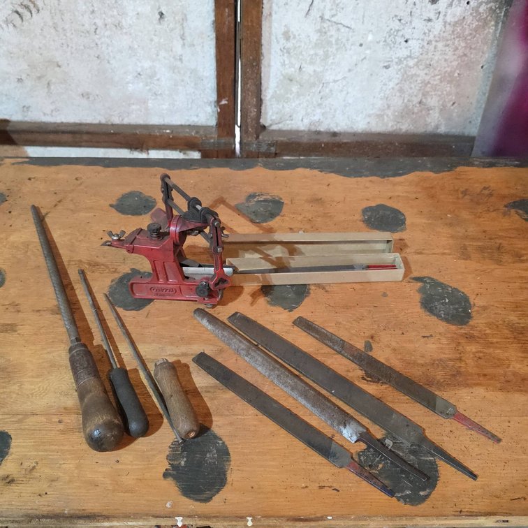 Oregon Filing Guide with Files and Hand Tools for Chain Saw Chain Sharpening