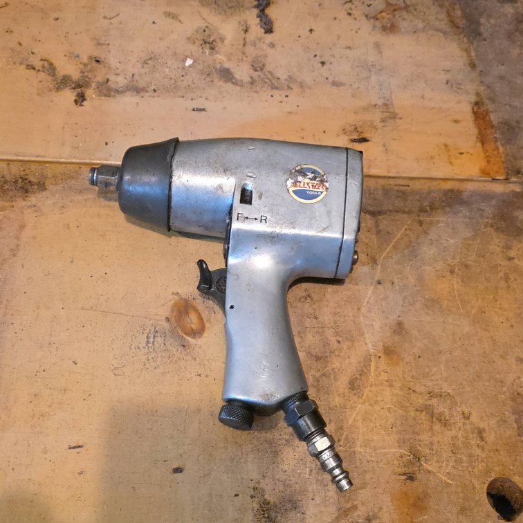 Allstar Tools Model AA9634 Pneumatic Impact Wrench with Forward/Reverse Switch